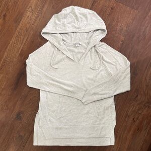 Women’s Athleta light grey Hooded Sweater, size medium